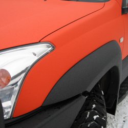 Toyota Land Cruiser 120 orange-black